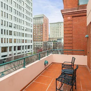 https://the-berkeley-hotel.top-richmond-hotels.com