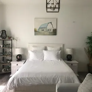  Holiday home Beautiful Private Casita/guesthouse W/ Kitchen, Access To Pool/spa United States